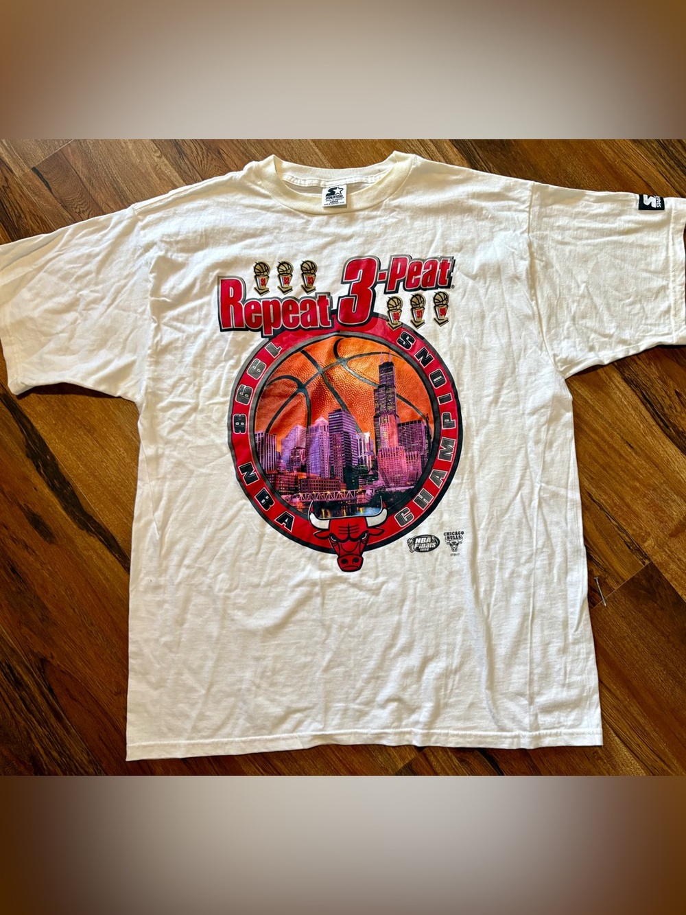 Vintage 1998 Chicago Bulls Repeat 3-Peat Starter T-Shirt - Size Large